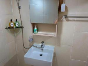 Ένα μπάνιο στο Reto House +63 φωτογραφίες