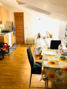 Φωτογραφία από το άλμπουμ του Wohnung für 1-2 Personen im Herzen σε Άιζεναχ