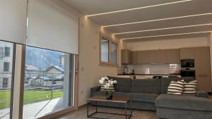 O bucătărie sau chicinetă la La Casetta -Valtellina-15 min Bernina Express