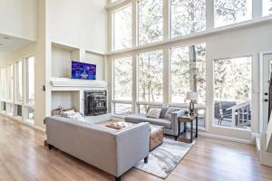 Μια τηλεόραση ή/και κέντρο ψυχαγωγίας στο 72 Ridge Lane