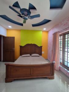 Ένα ή περισσότερα κρεβάτια σε δωμάτιο στο Splendro Holidays 4 Bedroom Private Pool Villa