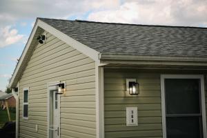 Το κτήριο όπου στεγάζεται  η παραθεριστική κατοικία