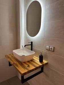 Ένα μπάνιο στο El Sueño de Albarracin III