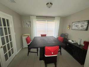 Posezení v ubytování 8mins from Jaguar stadium & the Historical Riverside