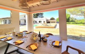 Χώρος καθιστικού στο Villa grand confort, piscine, petanque, pool house , 10 voyageurs