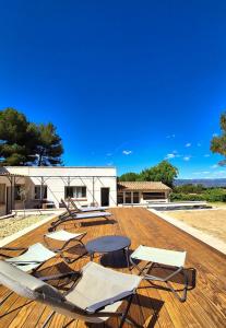 Φωτογραφία από το άλμπουμ του Villa grand confort, piscine, petanque, pool house , 10 voyageurs σε Alleins