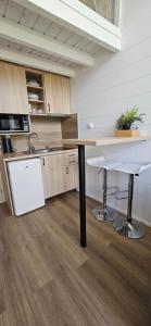 Η κουζίνα ή μικρή κουζίνα στο Tiny House 1 Dedinky Wellness Slovenský raj