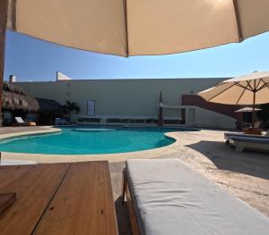 Bazén v ubytování Mar y Cocos Hotel & Villas nebo v jeho okolí + 28 fotografií