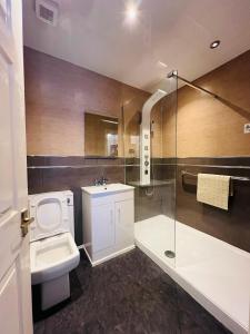 Koupelna v ubytování Castle Hotel Tamworth + 24 fotografií