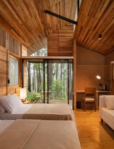 Una cama o camas en una habitación de Kaya Retreat