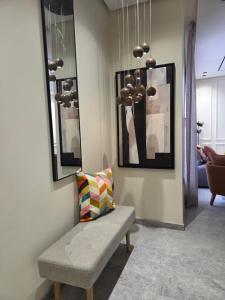 Khu vực ghế ngồi tại Casablanca METROPOL Suites