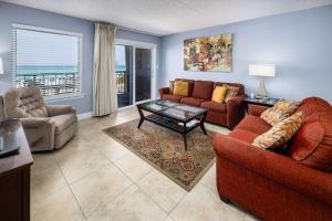 Χώρος καθιστικού στο Island Echos 2M gulf front condo