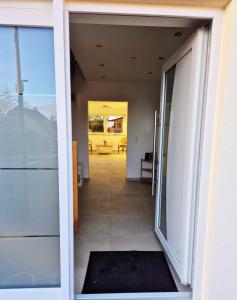 TV a/nebo společenská místnost v ubytování Ferienhaus Valle Verde in Kall-Steinfeld