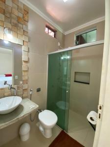 Baðherbergi á Pousada Aliany Lôbo +42 myndir