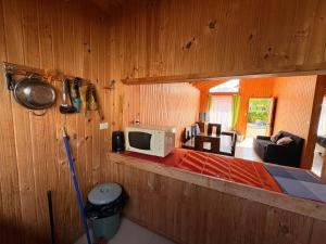 Η κουζίνα ή μικρή κουζίνα στο Cabañas Ebenezer