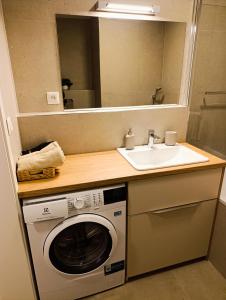 Φωτογραφία από το άλμπουμ του Metropolis apartment, parking, city center σε Nivy +22 φωτογραφίες