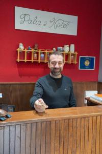 Επισκέπτες που μένουν στο Palia's Hotel