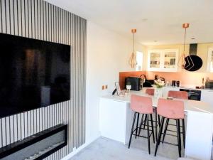 Φωτογραφία από το άλμπουμ του Stylish 1BR Walk to E Croydon σε South Norwood