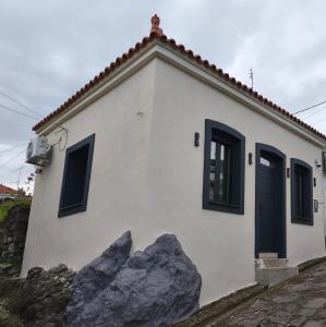 Το κτήριο όπου στεγάζεται  το διαμέρισμα