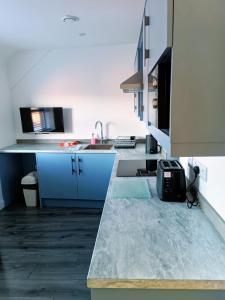 Φωτογραφία από το άλμπουμ του Modern 1 Bedroom Apt 5 near City Centre Parking στο Μπέλφαστ