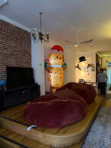 Μια τηλεόραση ή/και κέντρο ψυχαγωγίας στο Macaw Guest House