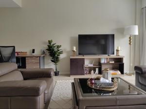 Μια τηλεόραση ή/και κέντρο ψυχαγωγίας στο Riverside Square