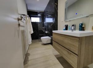 Ένα μπάνιο στο Riverside Square +6 φωτογραφίες