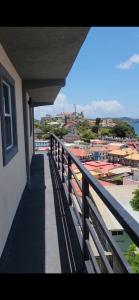 Φωτογραφία από το άλμπουμ του City and oceanview of town σε Saint Georgeʼs