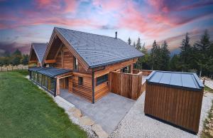 Tòa nhà nơi nhà gỗ tọa lạc