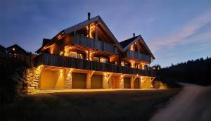 Tòa nhà nơi nhà gỗ tọa lạc