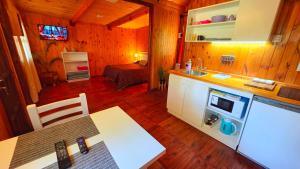 Η κουζίνα ή μικρή κουζίνα στο Cabañas Pulmahue