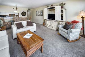 Χώρος καθιστικού στο Island Echos 5M Gulf front condo