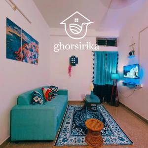 Χώρος καθιστικού στο Hestia by Ghorsirika