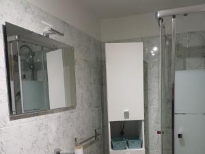 Ένα μπάνιο στο La Dimora di Pietra +34 φωτογραφίες