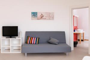 Μια τηλεόραση ή/και κέντρο ψυχαγωγίας στο Lalena's Garden