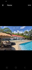 Piscina de la sau aproape de Bungalow 36- Pointe Faula