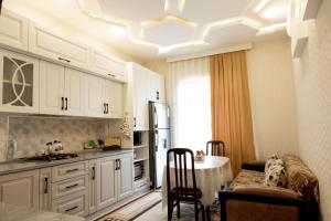 Nhà bếp/bếp nhỏ tại SkyGate Guesthouse