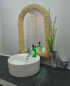 Ένα μπάνιο στο Chill Paradise