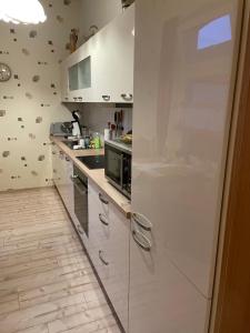 Η κουζίνα ή μικρή κουζίνα στο Bunte Stadt an der Elde 3 +4 φωτογραφίες