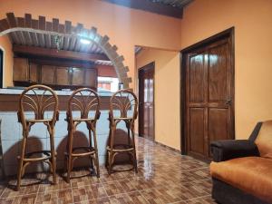 Khu vực ghế ngồi tại Linda casa con garaje en la majada