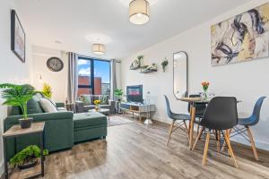 Et opholdsområde på Modern & Cosy Apartment Luxury 1-Bed Sleeps 5