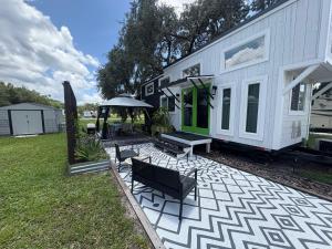 Zahrada ubytování Pet Friendly, Modern Tiny Home in Vibrant Clermont!