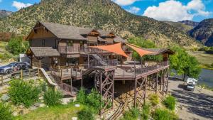 Naturlandskabet i nærheden af campingpladsen