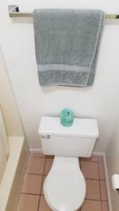 Koupelna v ubytování OSU 2 Queen Bed Hotel Room 238