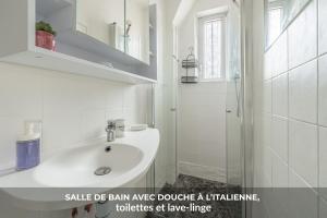 Koupelna v ubytování Cosy & Lumineux 6 min PARIS La Défense 5 pers PARKING