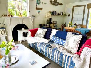 Et opholdsområde på Bay of Islands - Lemon Tree Cottage, Chic secluded epic sea views