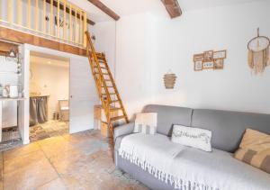 Una cama o camas en una habitación de Magnifique cocoon 2 - 4 personnes au Centre Beaucaire - cocoon 4