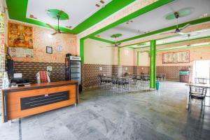 Restaurace v ubytování SPOT ON Saini Guest House