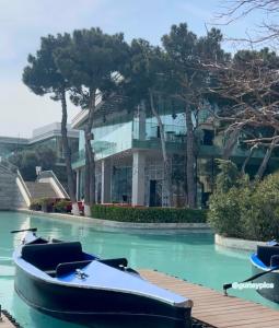 Πισίνα στο ή κοντά στο Khatai Rest Hotel