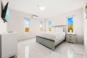 Μια τηλεόραση ή/και κέντρο ψυχαγωγίας στο Monserat 33Q